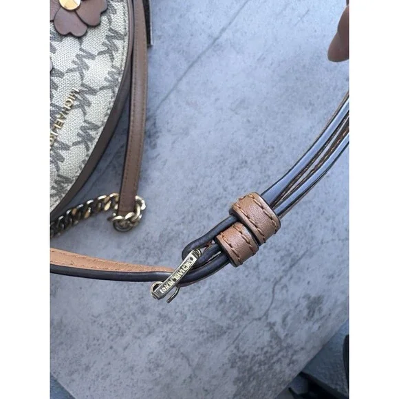 Michael Kors 3D FLORA APPLIQUE GINNY With Tassel MEDIUM MESSENGER Crossbody Bag - Picture 9 of 9